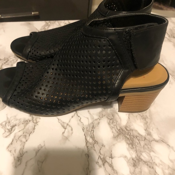 Faux leather sandal - Picture 2 of 4